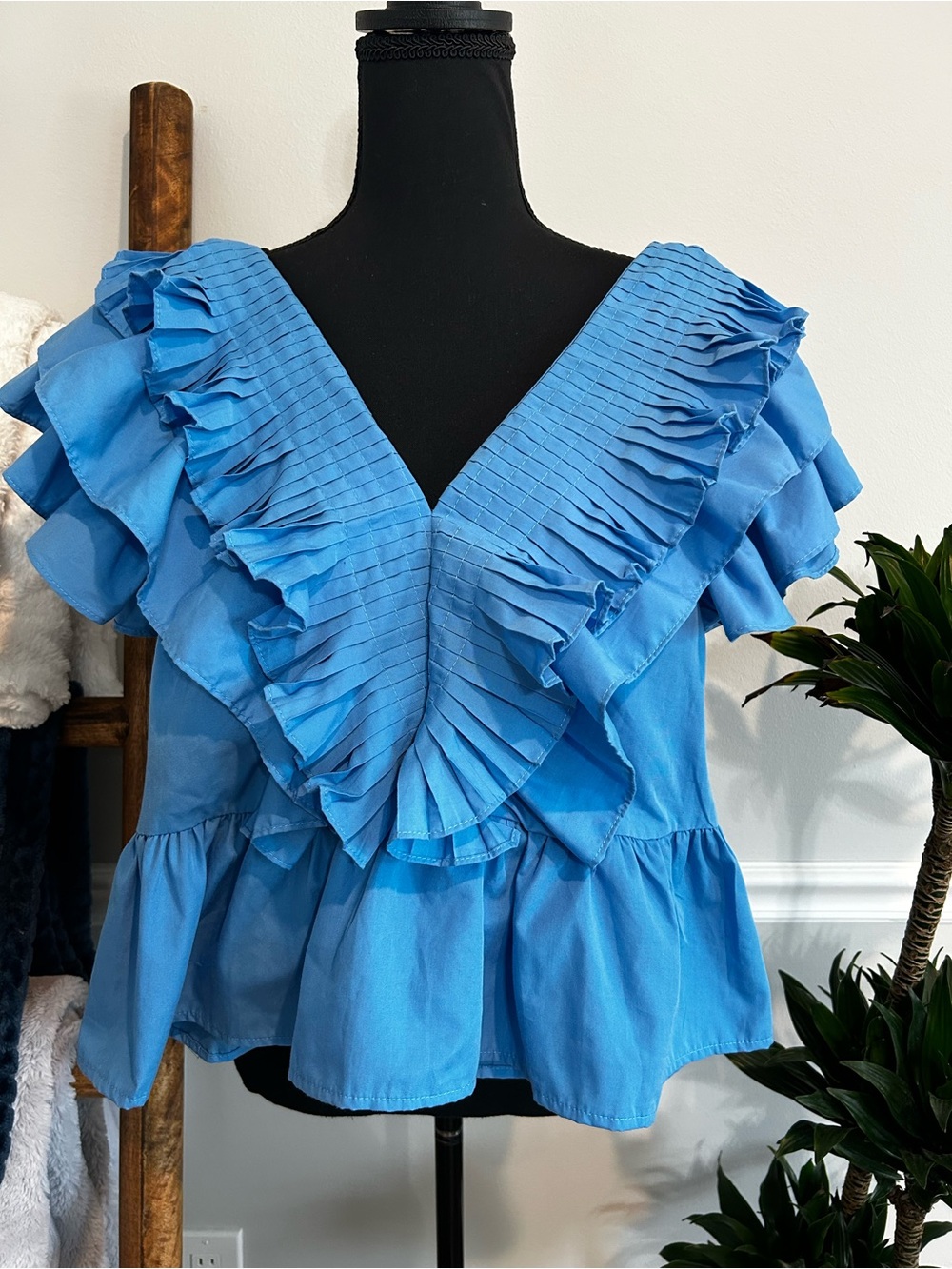 entro Bright Blue Pleated Ruffle V-Neck Peplum Top Size Medium